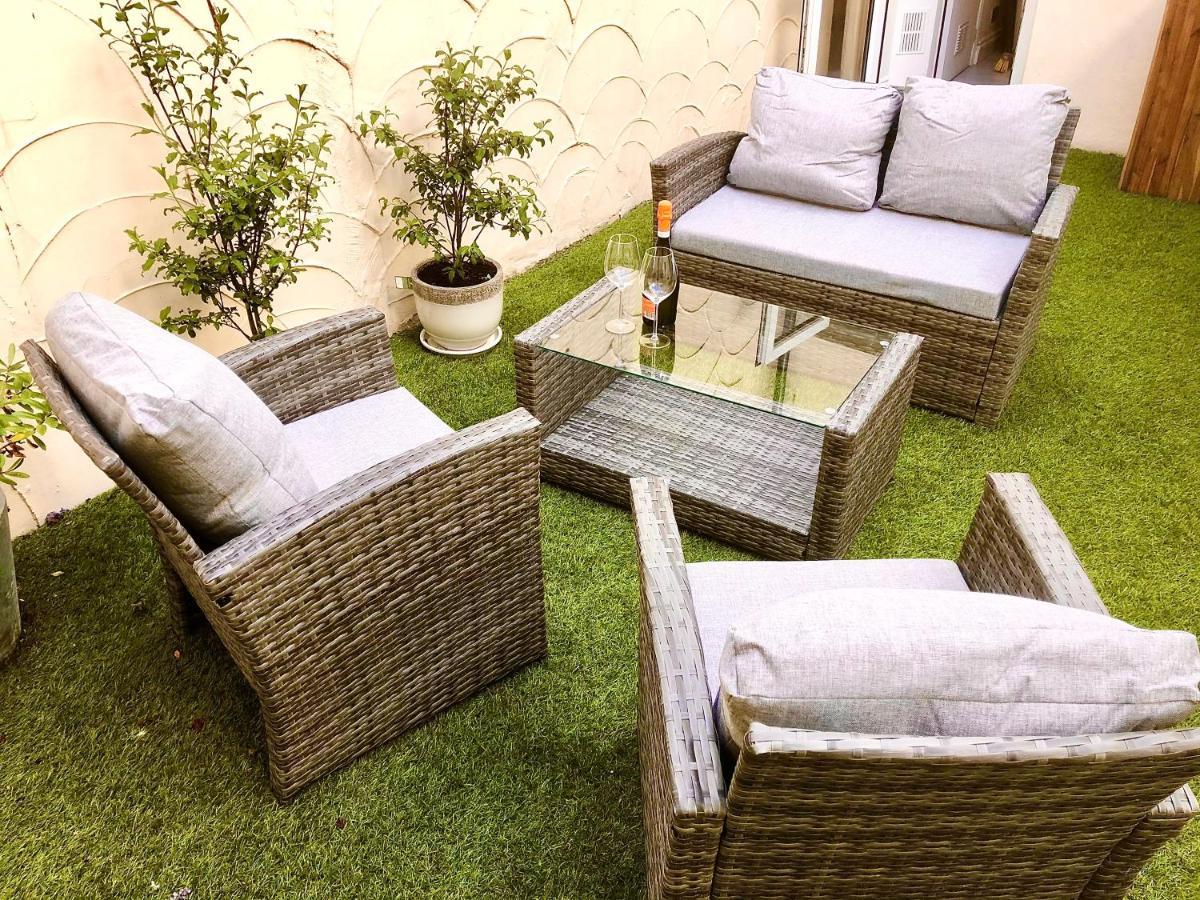 *Beachfront*- Stylish, Spacious +Private Courtyard Brighton Eksteriør billede